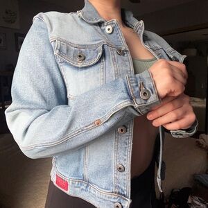GUESS Light Wash Blue Denim / Jean Jacket